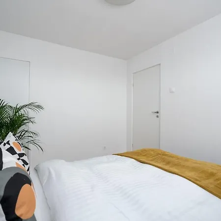 Modern 2br - Dorobanti View Apartment Bucharest