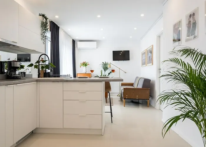 Апартаменти Modern 2br - Dorobanti View Бухарест